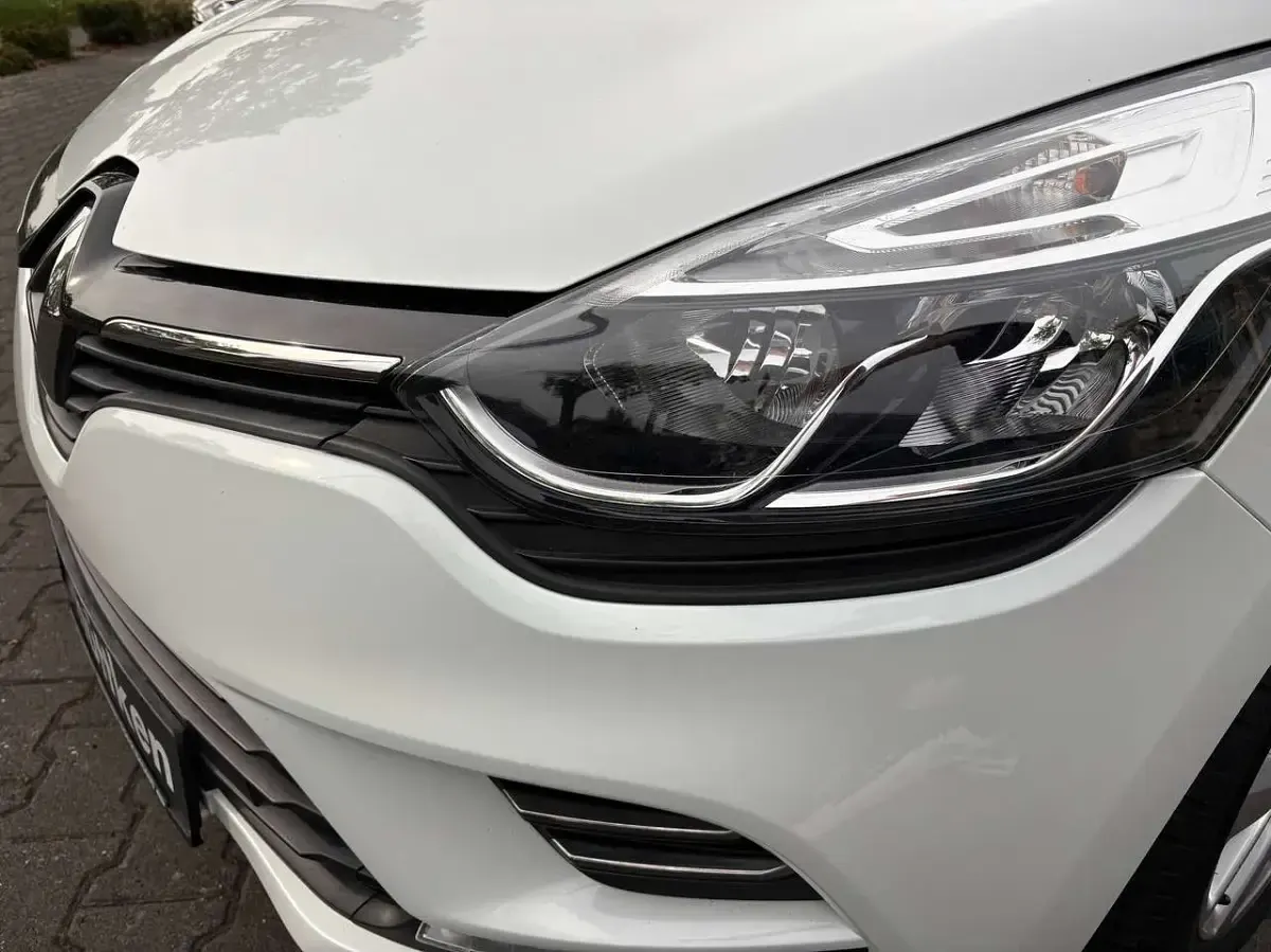 Gebraucht Renault Clio IV LIMITED 90 PS (66 kW) 2019 Weiss "nacre" Kleinwagen