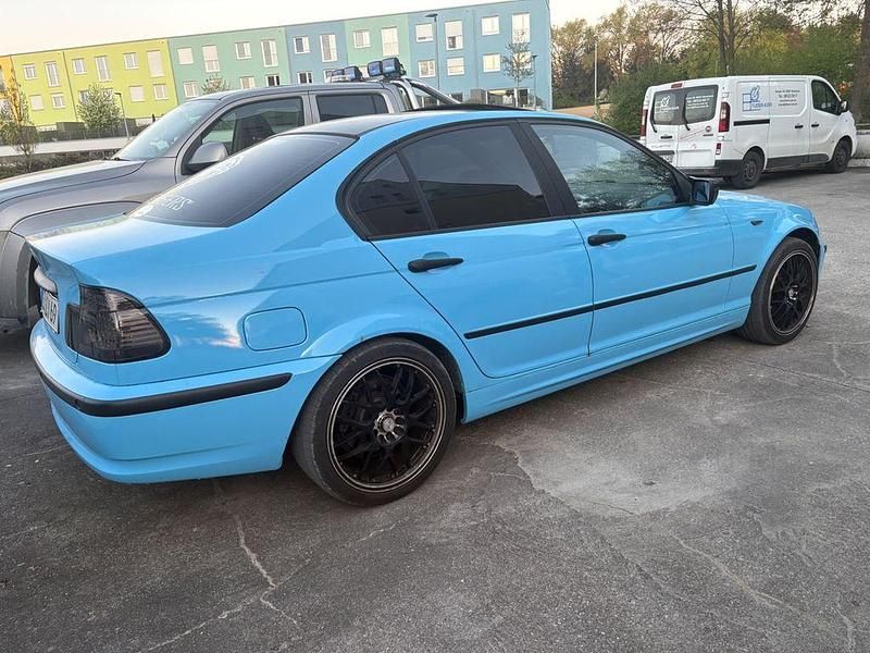 Usata BMW 318 143 CV (105 kW) 2003 Nero Berlina