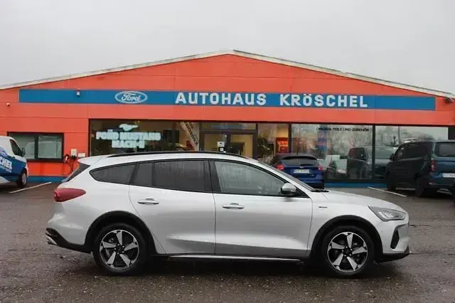 Gebraucht Ford Focus Active 116 PS (85 kW) 2023 Silber Limousine