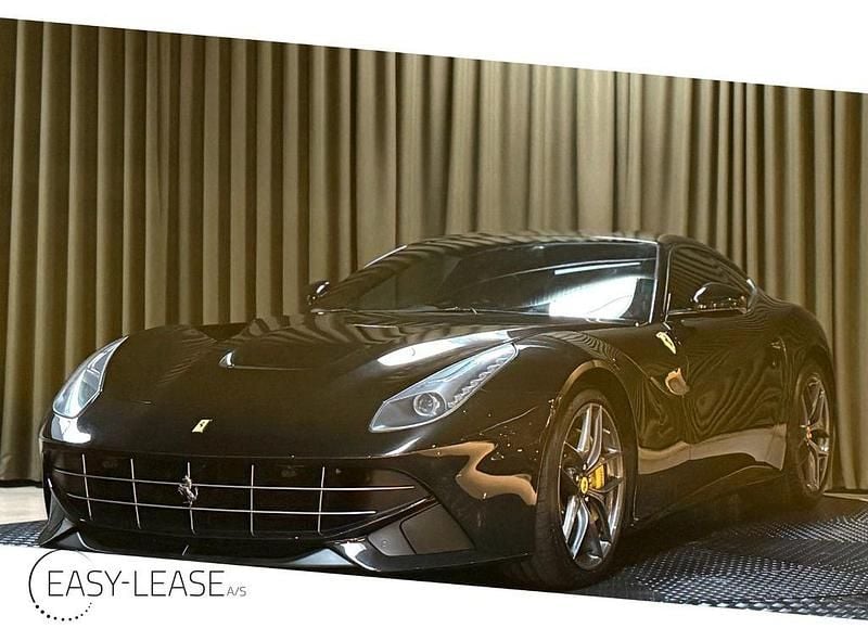 Grau Gebraucht 2012 Ferrari F12 Coupé | 210.000 € (Teuer) - Bild 1/4