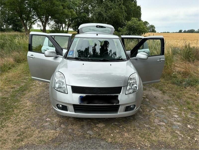 Silber Gebraucht 2008 Suzuki Swift Kleinwagen | 1.000 € (Superpreis) - Bild 1/4