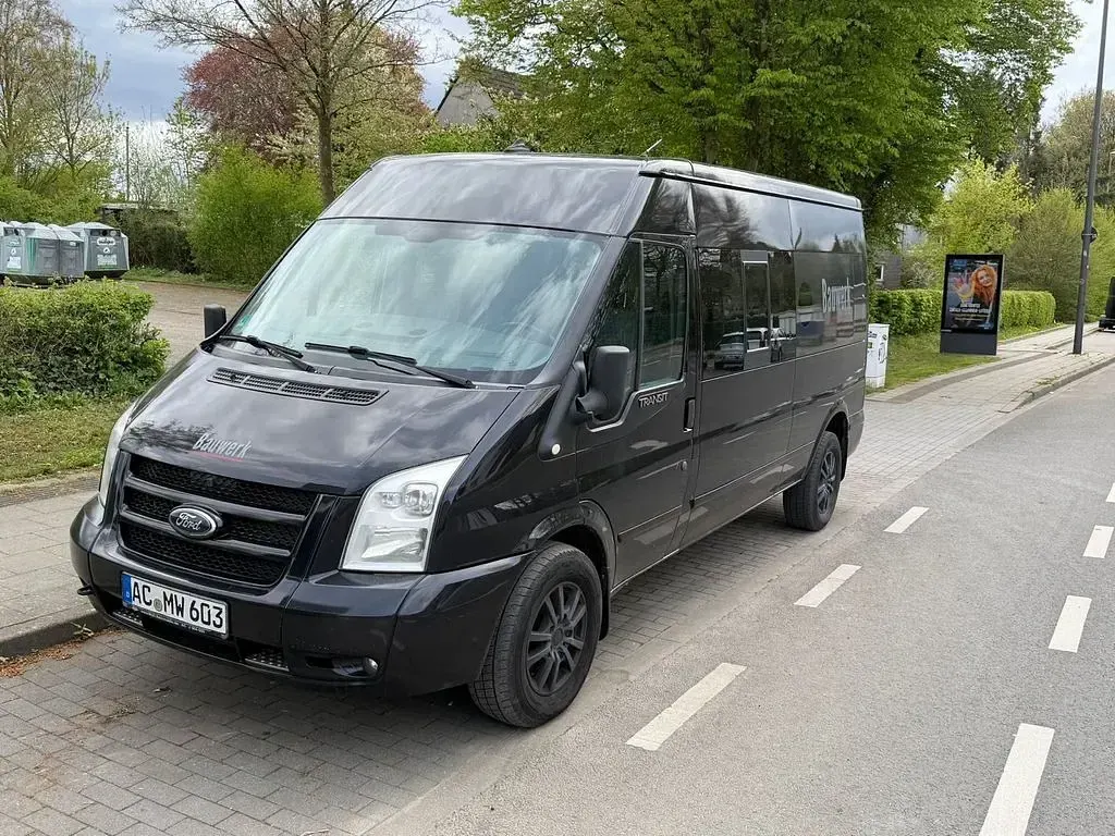 Käytetty Ford Transit 200 HP (147 kW) 2011 Musta Sedan