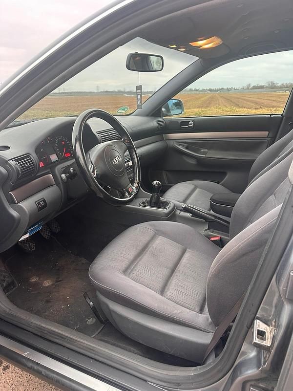 Gebraucht Audi A4 S-Line 150 PS (110 kW) 1999 Grau Limousine