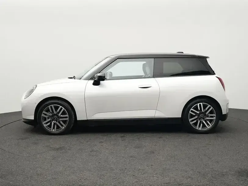 Używany Mini Cooper Classic 135 kW (184 KM) 2024 Biały Hatchback