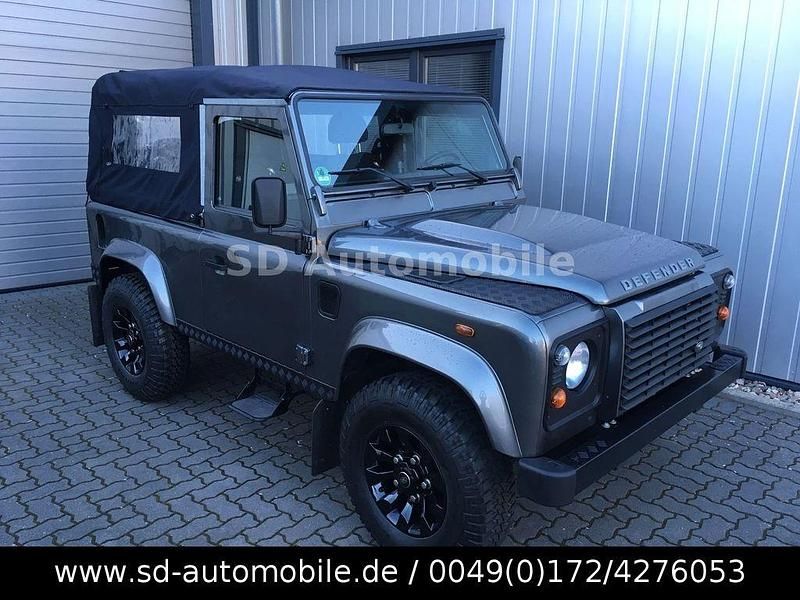 Grau Gebraucht 2012 Land Rover Defender SUV | 79.890 € - Bild 1/4