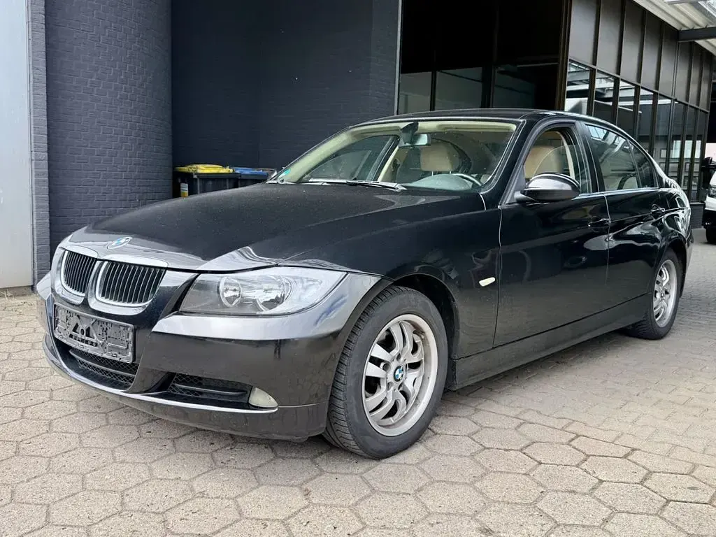 Gebraucht BMW 320 150 PS (110 kW) 2006 Schwarz Limousine