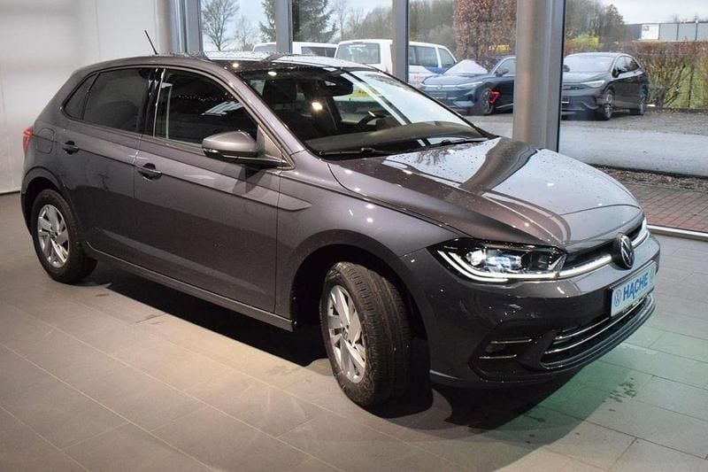 Neu VW Polo Style 95 PS (69 kW) 2025 Grau Limousine