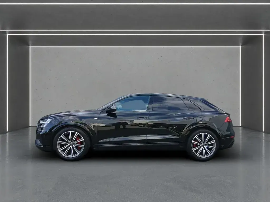 Gebraucht Audi Q8 Competition 340 PS (250 kW) 2023 Mythosschwarz metallic SUV