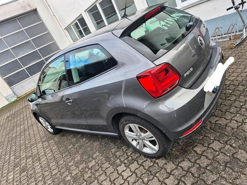 Andere farben Gebraucht 2014 VW Polo Trendline Kleinwagen | 4.800 € (Fairer Preis) - Bild 1/4