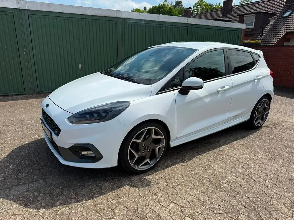 Gebraucht Ford Fiesta ST 200 PS (147 kW) 2018 Weiß Kleinwagen