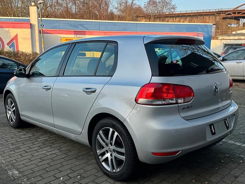 Gebraucht VW Golf VI 80 PS (58 kW) 2010 Silber Kleinwagen