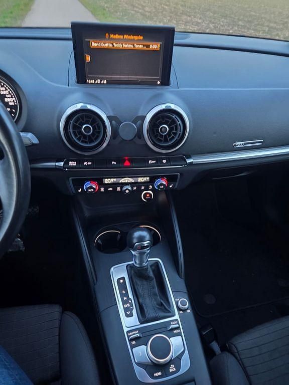 Gebraucht Audi A3 Sport 150 PS (110 kW) 2018 Grau Limousine