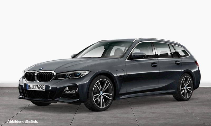 Grau Gebraucht 2022 BMW 330e M Sport Kombi | 35.890 € (Fairer Preis) - Bild 1/3