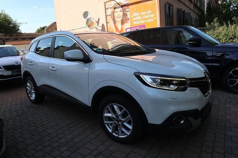 Weiss (metallic) Gebraucht 2017 Renault Kadjar XMOD SUV | 13.300 € (Guter Preis) - Bild 1/4