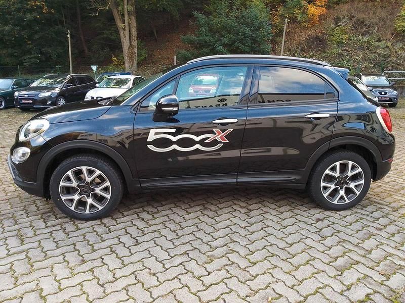 Colore esterno cinema schwarz Gebraucht 2016 Fiat 500X Cross SUV | 10.350 € (Fairer Preis) - Bild 1/4