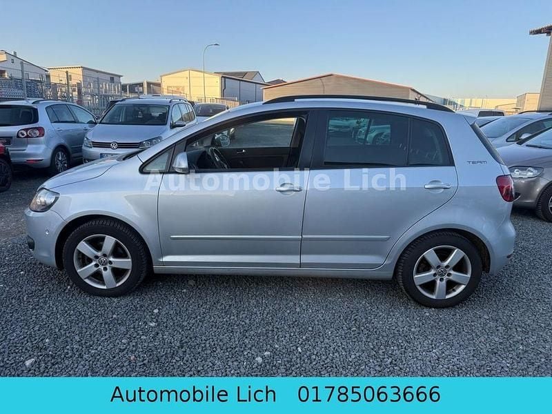 Gebraucht VW Golf VI Team 105 PS (77 kW) 2011 Silber Kleinwagen