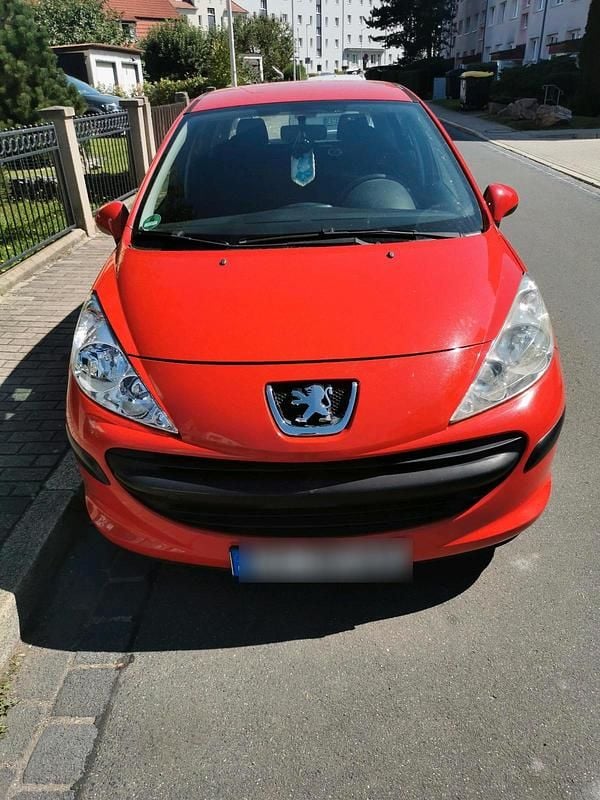 Rot Gebraucht 2009 Peugeot 207 Kleinwagen | 2.250 € (Fairer Preis) - Bild 1/4
