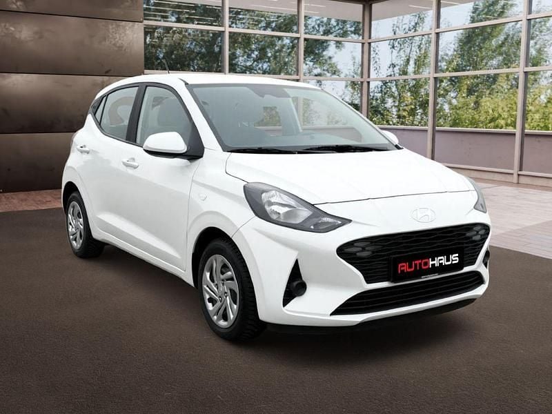 Gebraucht Hyundai i10 Select 67 PS (49 kW) 2024 Weiß Kleinwagen