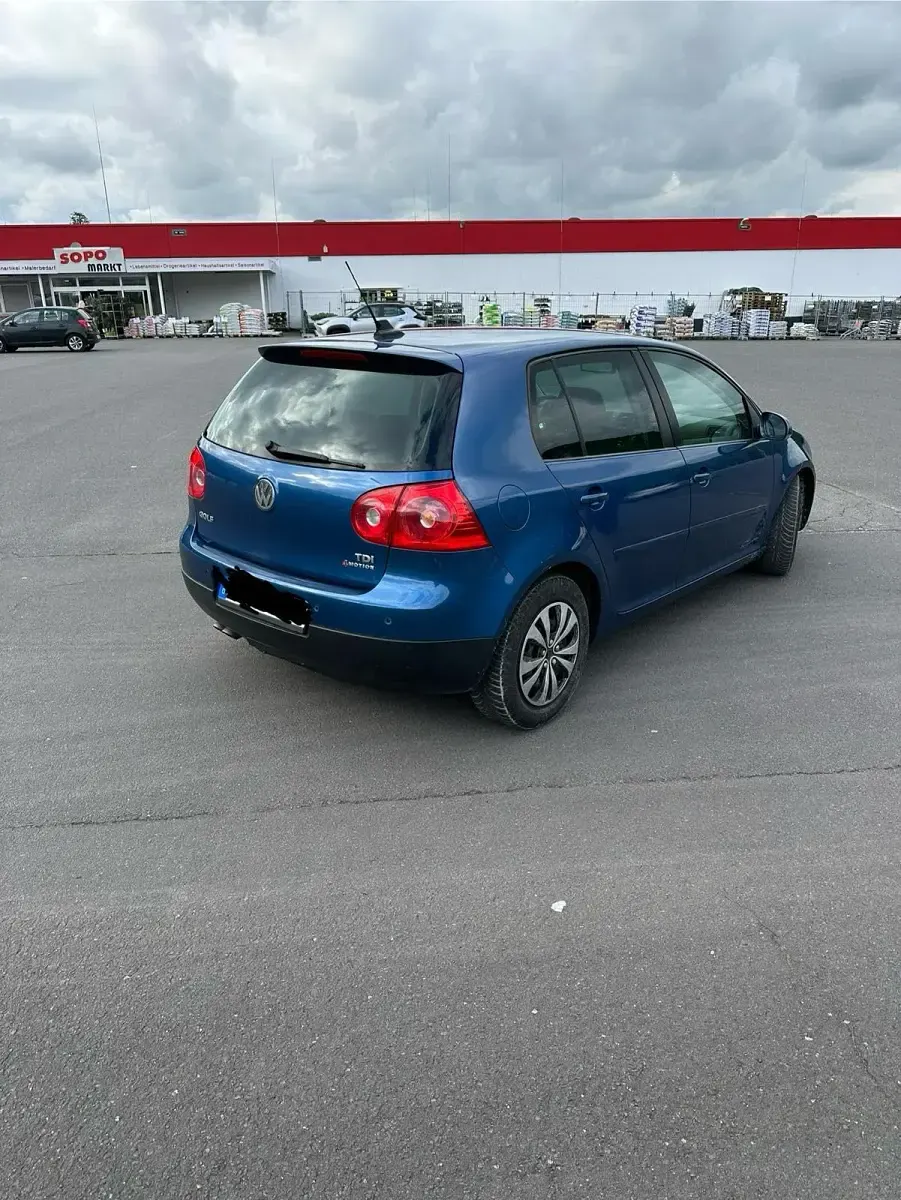 Gebraucht VW Golf V 105 PS (77 kW) 2007 Blau Limousine