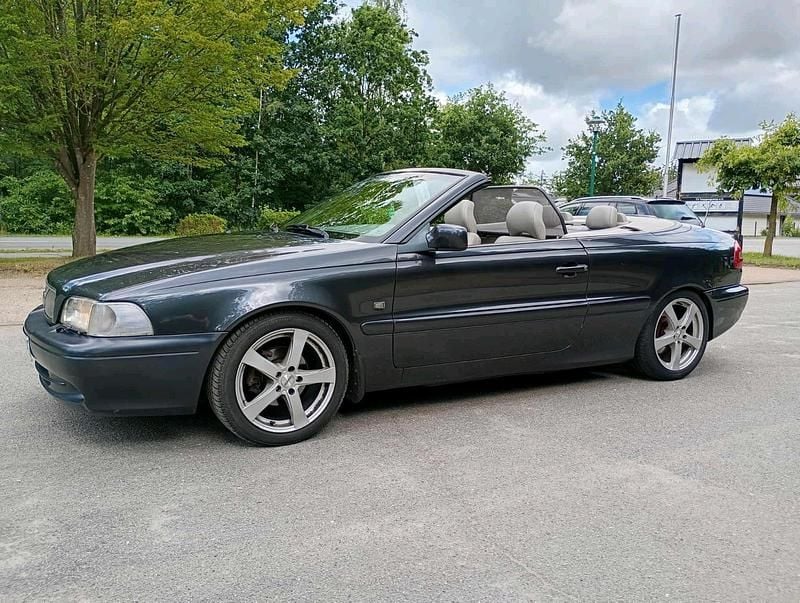 Grau Gebraucht 2001 Volvo C70 Cabrio | 2.850 € (Fairer Preis) - Bild 1/4