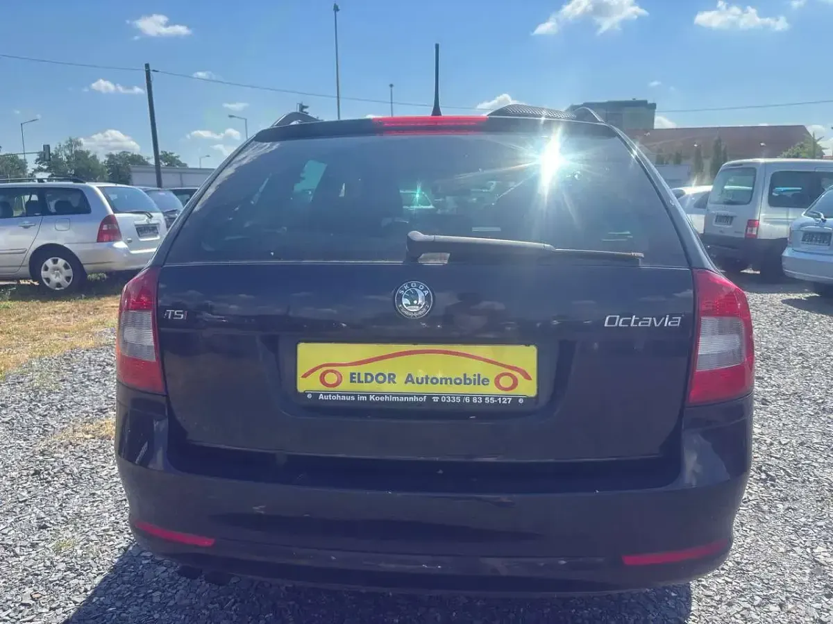 Gebraucht Skoda Octavia Elegance 160 PS (117 kW) 2010 Schwarzmagic perleffekt Kombi