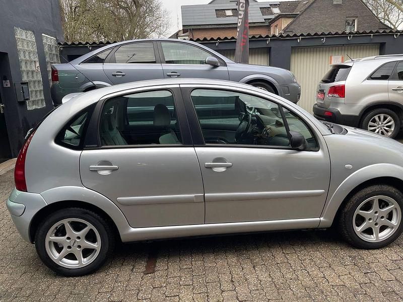 Gebraucht Citroën C3 Exclusive 109 PS (80 kW) 2003 Silber Limousine