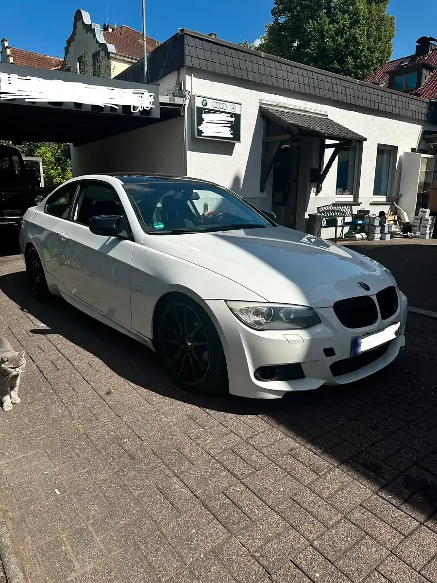 Gebraucht BMW 318 M Sport 142 PS (104 kW) 2011 Weiß Coupé