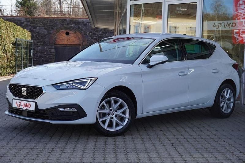 Gebraucht Seat Leon Style 131 PS (96 kW) 2021 Weiß Limousine