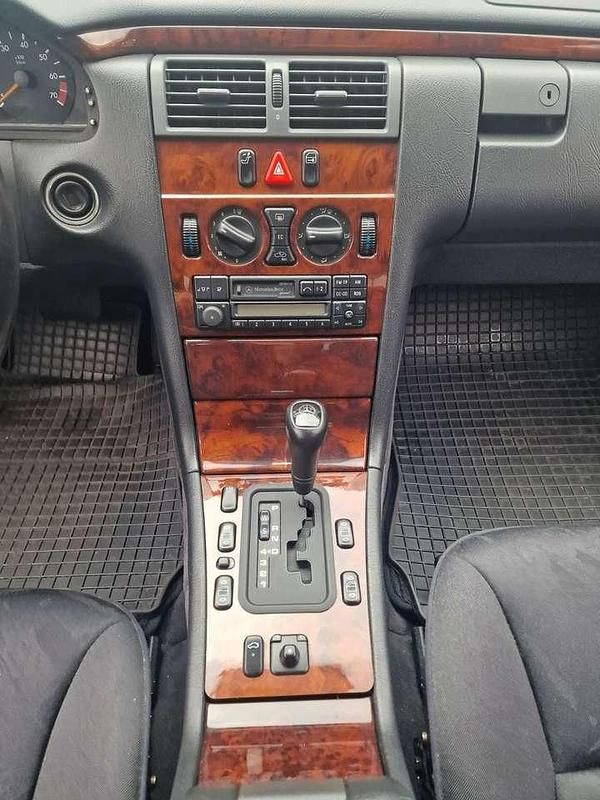 Gebraucht Mercedes E240 170 PS (125 kW) 1998 Other Limousine