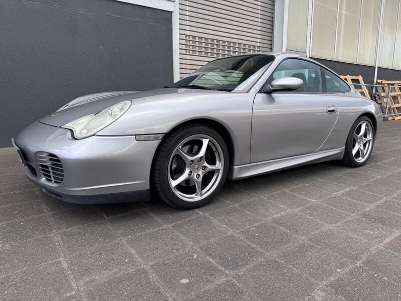 Silber Gebraucht 2004 Porsche 911 Carrera Coupé | 54.980 € (Fairer Preis) - Bild 1/3