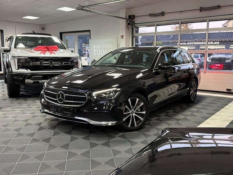 Gebraucht Mercedes E300 Avantgarde 320 PS (235 kW) 2022 Schwarz Kombi