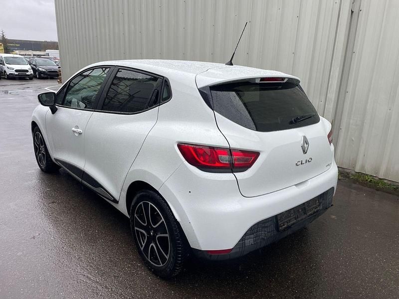 Gebraucht Renault Clio IV Dynamique 73 PS (53 kW) 2015 Weiß Kleinwagen