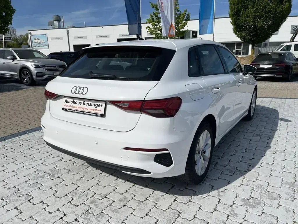 Gebraucht Audi A3 150 PS (110 kW) 2022 Weiß Limousine