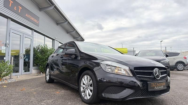 Schwarz Gebraucht 2014 Mercedes A180 Kleinwagen | 11.990 € (Fairer Preis) - Bild 1/4