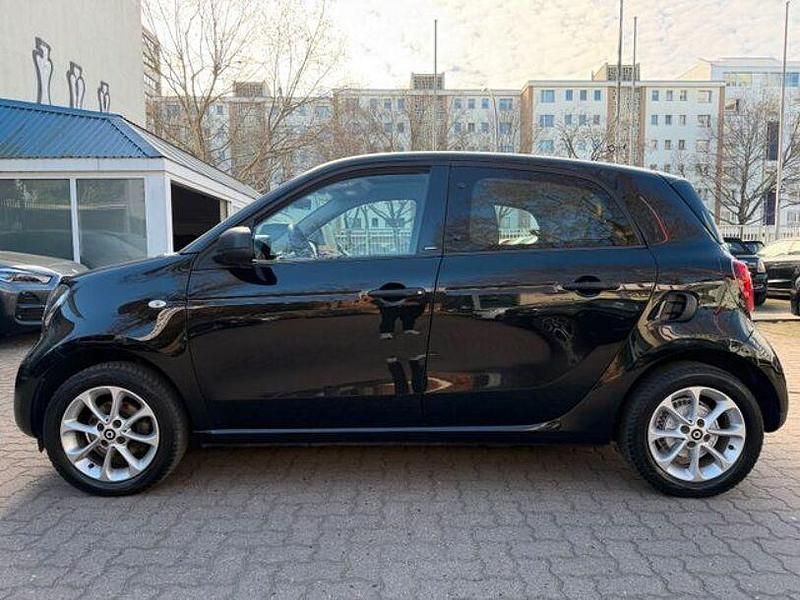 Gebraucht Smart ForFour Passion 71 PS (52 kW) 2019 Schwarz Kleinwagen