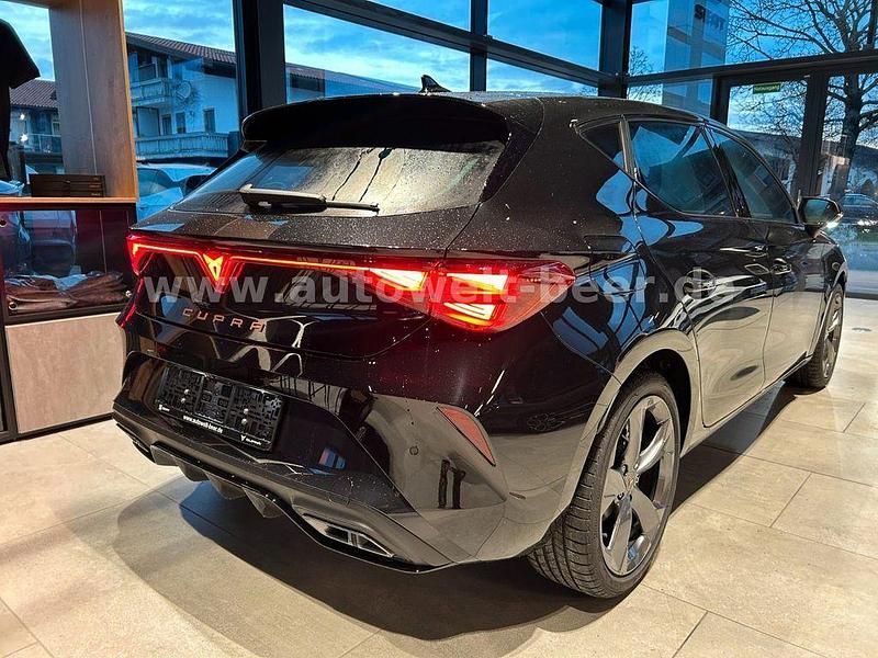 Neu Cupra Leon 150 PS (110 kW) 2025 Schwarz Limousine