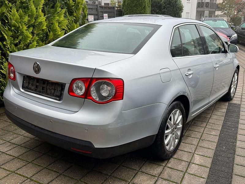 Gebraucht VW Jetta Comfortline 116 PS (85 kW) 2006 Grau Limousine