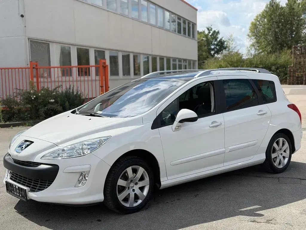Gebraucht Peugeot 308 SW Family 111 PS (81 kW) 2011 Weiß Kombi
