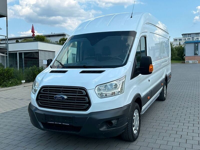 Gebraucht Ford Transit Trend 131 PS (96 kW) 2019 Weiß Van / Kleinbus