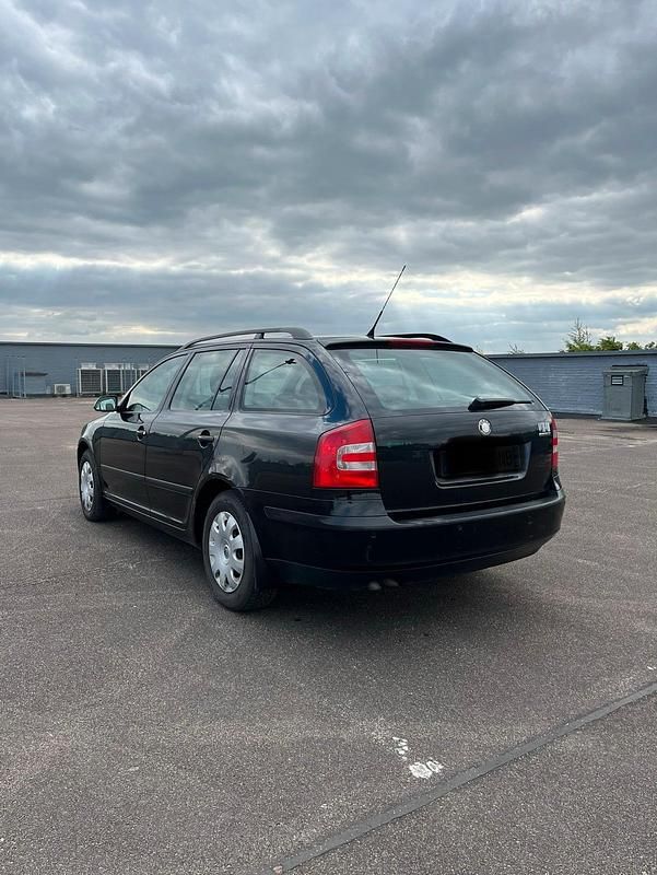 Gebraucht Skoda Octavia 105 PS (77 kW) 2008 Schwarz Kombi