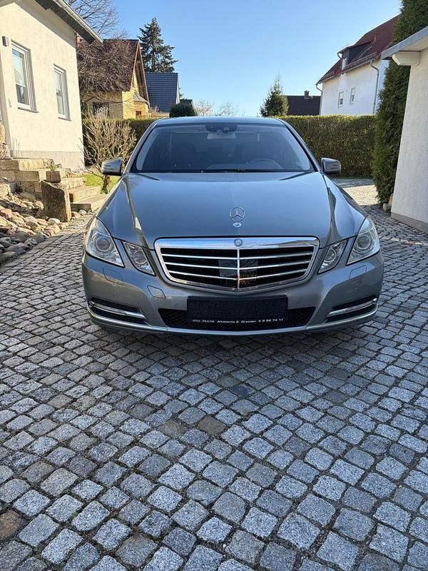 Gebraucht Mercedes E500 387 PS (284 kW) 2011 Grau Limousine