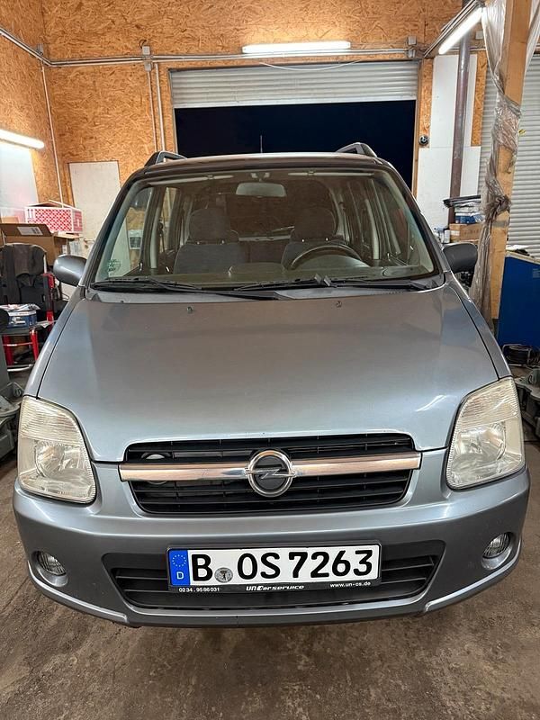 Grau Gebraucht 2007 Opel Agila Limousine | 1.599 € (Fairer Preis) - Bild 1/4