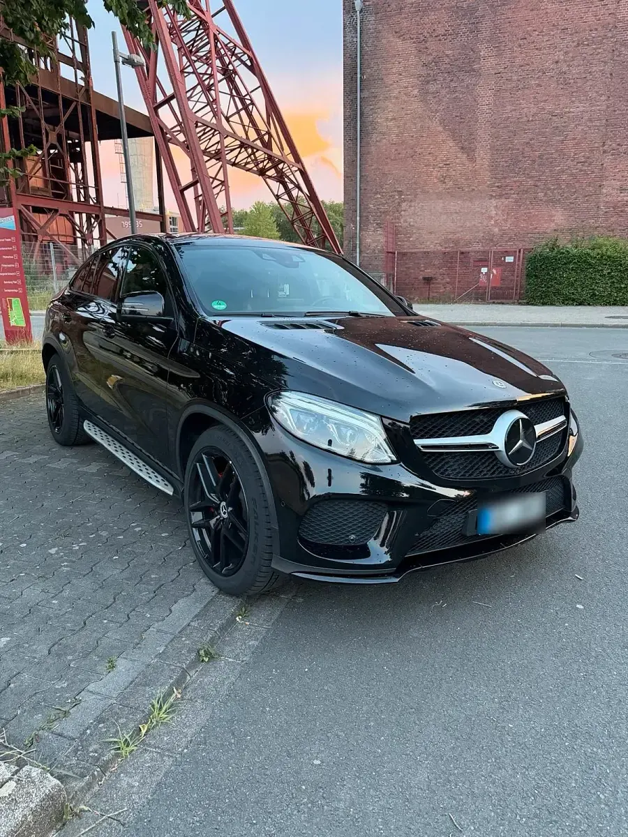 Gebraucht Mercedes GLE350 272 PS (200 kW) 2020 Schwarz SUV
