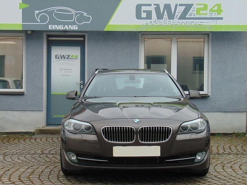 Gebraucht BMW 525 204 PS (150 kW) 2010 Braun Kombi