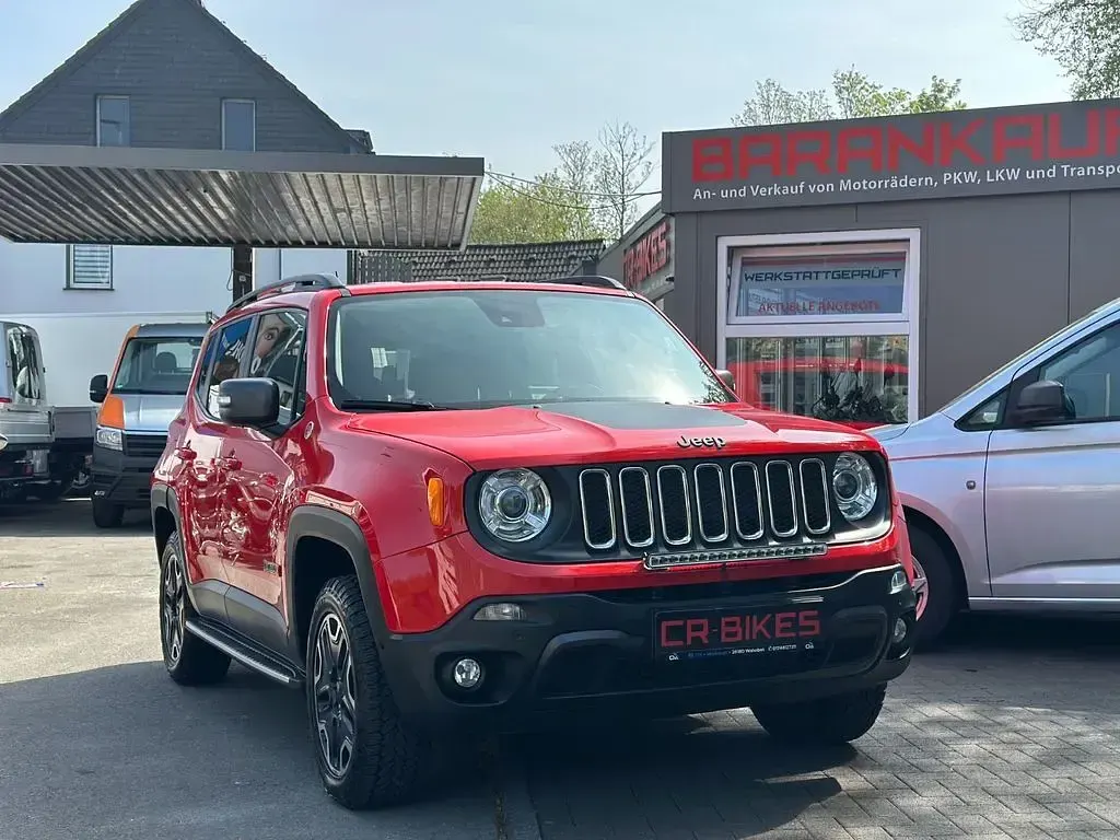 Gebraucht Jeep Renegade Trailhawk 170 PS (125 kW) 2017 Rot SUV