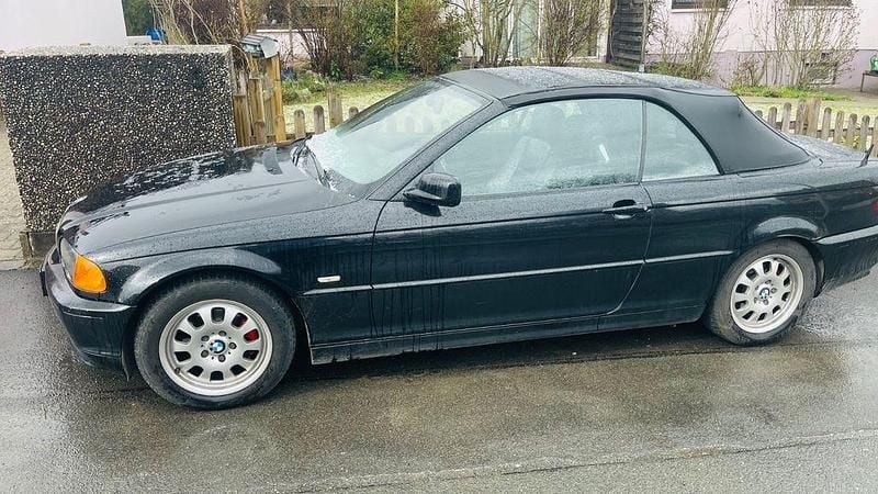 Gebraucht BMW 318 Cabriolet 143 PS (105 kW) 2003 Schwarz Cabrio