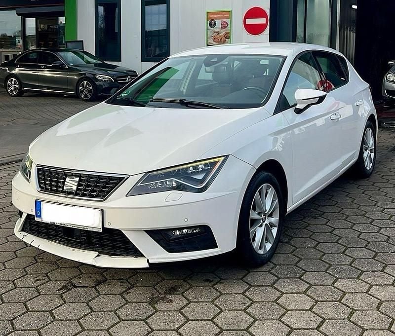 Weiß Gebraucht 2017 Seat Leon Style Limousine | 6.499 € (Guter Preis) - Bild 1/4