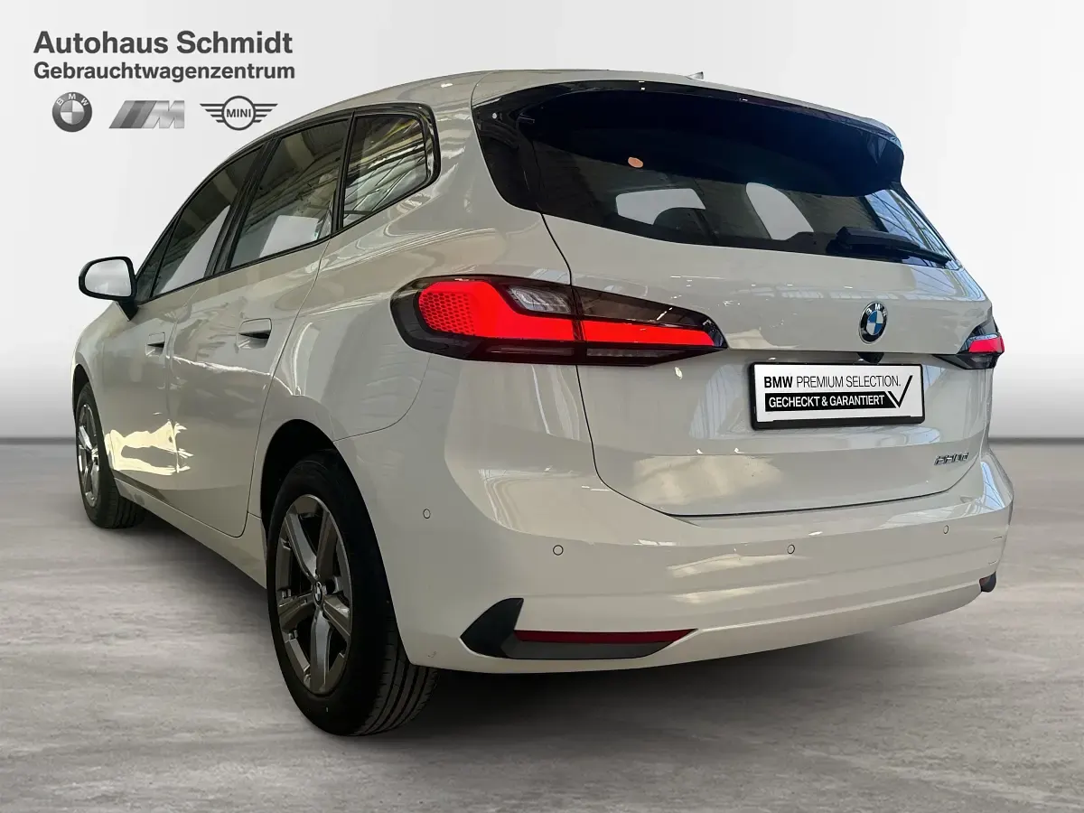 Gebraucht BMW 220 150 PS (110 kW) 2025 Alpinweiß uni Van / Kleinbus