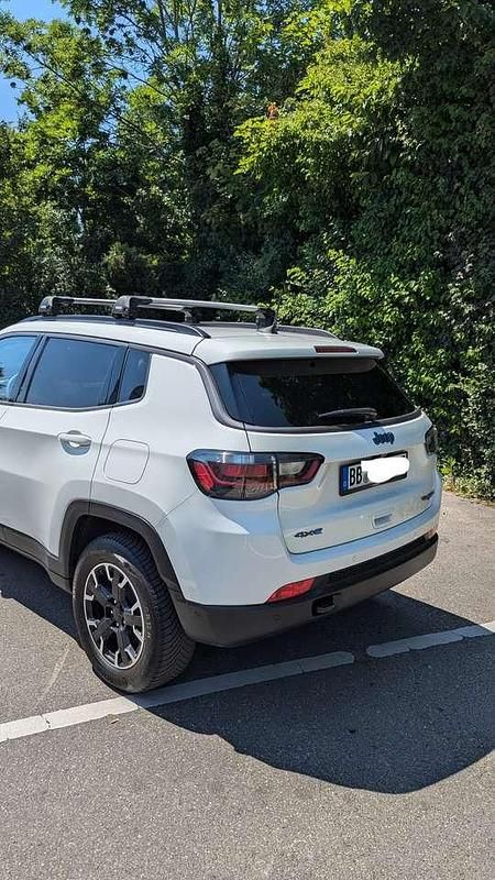 Gebraucht Jeep Compass Trailhawk 241 PS (177 kW) 2021 Weiß SUV