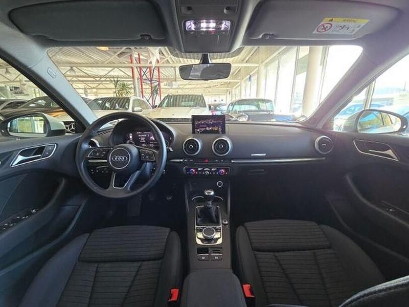 Second-hand Audi A3 Sport 116 CP (85 kW) 2019 Alb Berlinǎ